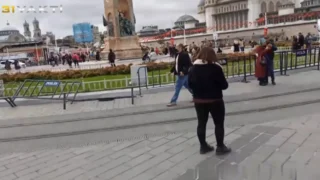 Şişman Hatun, Asansöre Sıkışıyor